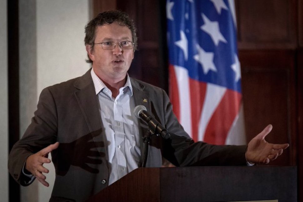 ProudElephant's tweet photo. 🚨 BREAKING: Rep. Thomas Massie (R-KY) has filed a resolution to BLOCK the Biden administration from giving a FREE handout to Ukraine of $4.65 BILLION.

DO YOU SUPPORT THIS RESOLUTION? https://t.co/2r7Qamb9PD