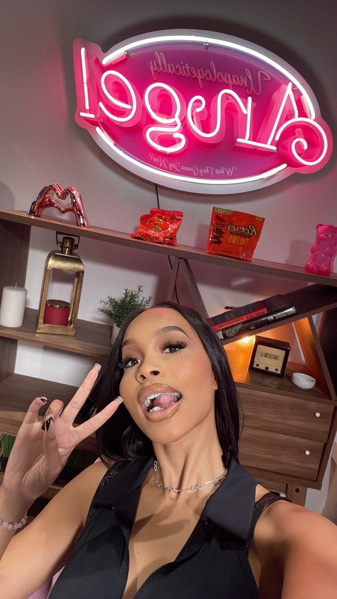 Maya Reese tweet media