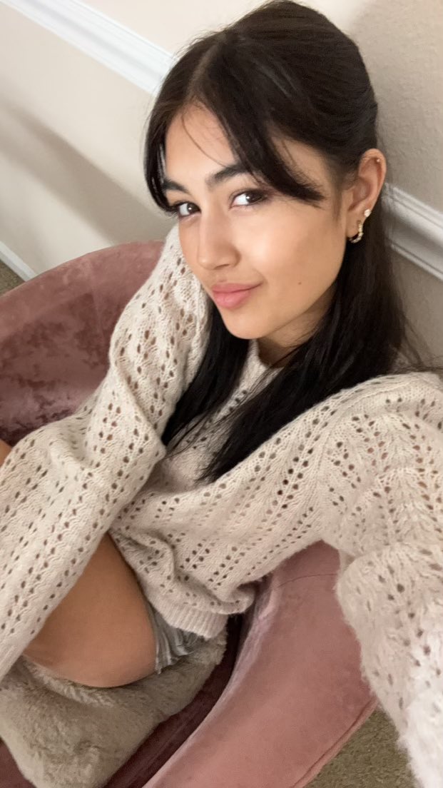 KylinMilan's tweet photo. Are you going to come say hi? ➡️https://t.co/sKBpimSPv0⬅️ https://t.co/6BFGoWX1rs