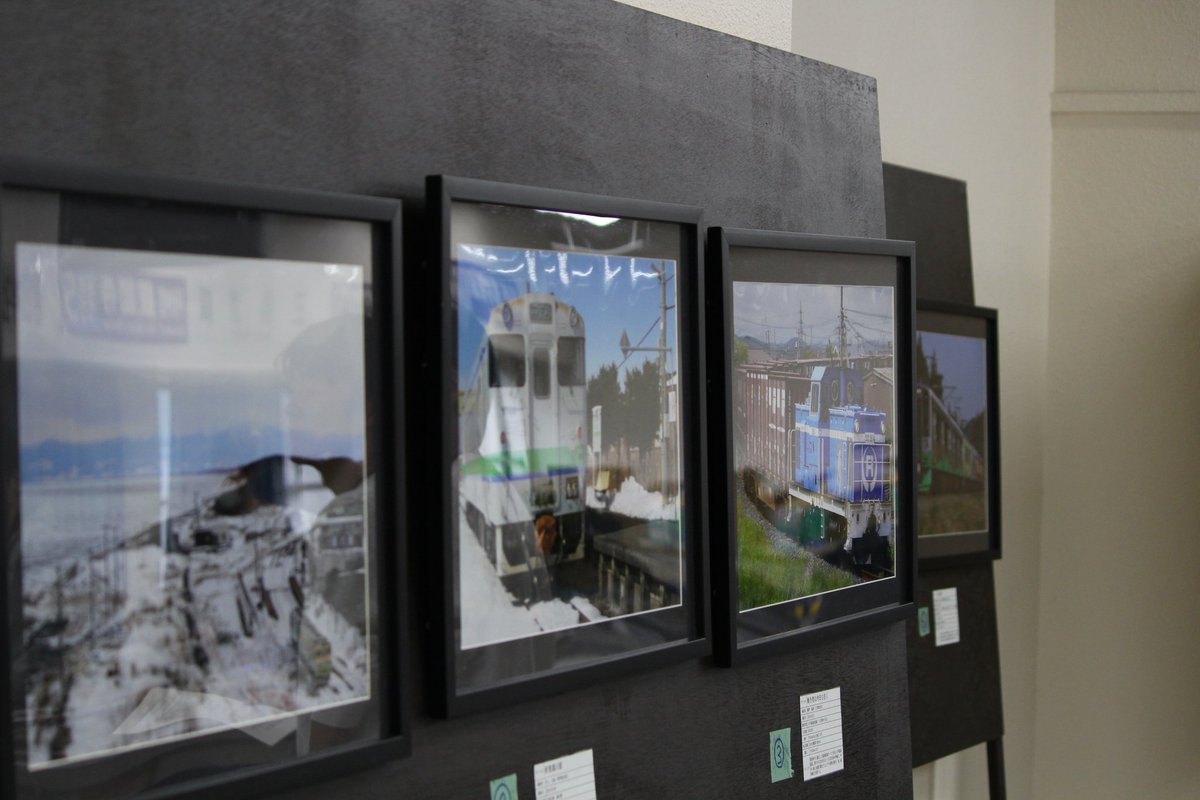 kyodaitekken's tweet photo. おはようございます！11月祭（NF）の2日目も、当会の展示を行なっております。
模型や写真の展示はもちろんのこと、過去の研究誌の販売も行っております。中には、1960年代や70年代の貴重なものも……！
ぜひ、吉田南総合館西棟31（共西31）教室にお越しください！ https://t.co/oT4Vw1XKH2