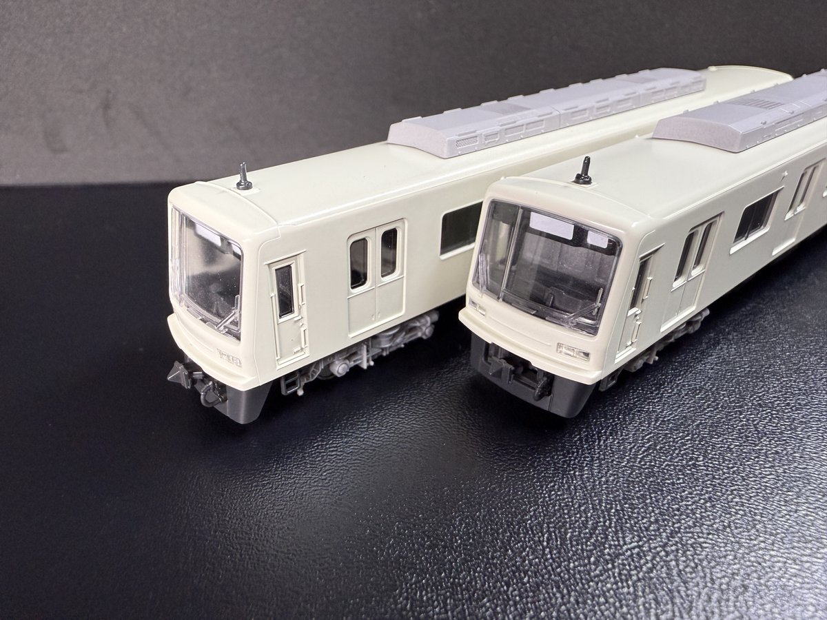 泉北高速鉄道5000系の組立サンプルです。 幌同士が干渉するので量産品