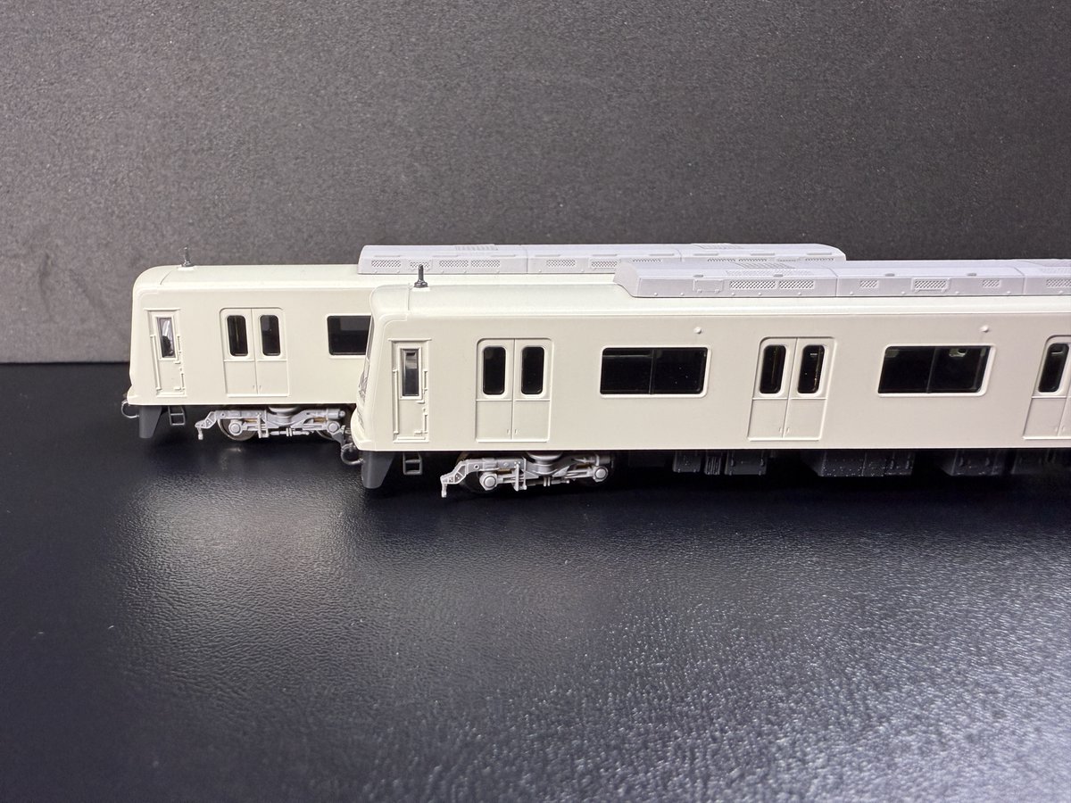 泉北高速鉄道5000系の組立サンプルです。 幌同士が干渉するので量産品