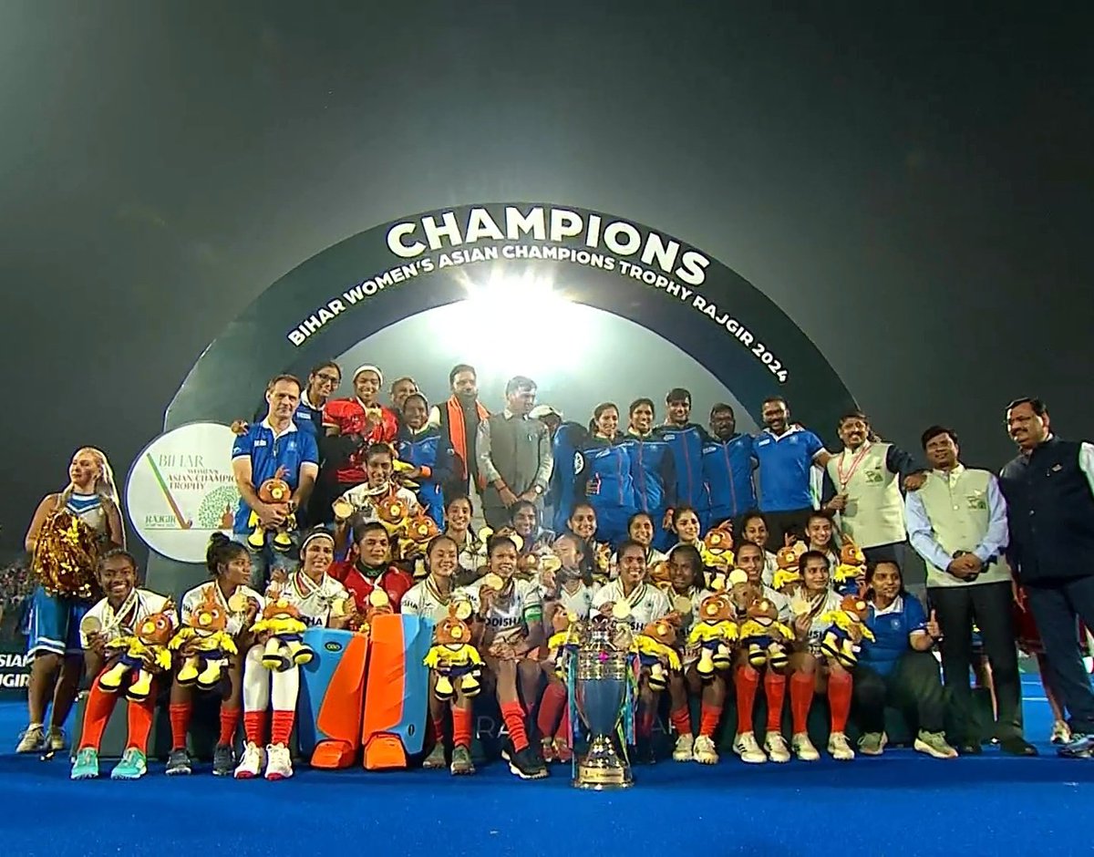 CgOlympic's tweet photo. भारतीय महिला हॉकी टीम ने एशियन चैंपियंस ट्रॉफी में चीन को हराकर देश का मान बढ़ाया। टीम को बधाई और शुभकामनाएँ! 🇮🇳🏑

 #HockeyIndia #BharatKiSherniyan #WomensAsianChampionsTrophy https://t.co/yQ5haar0k5