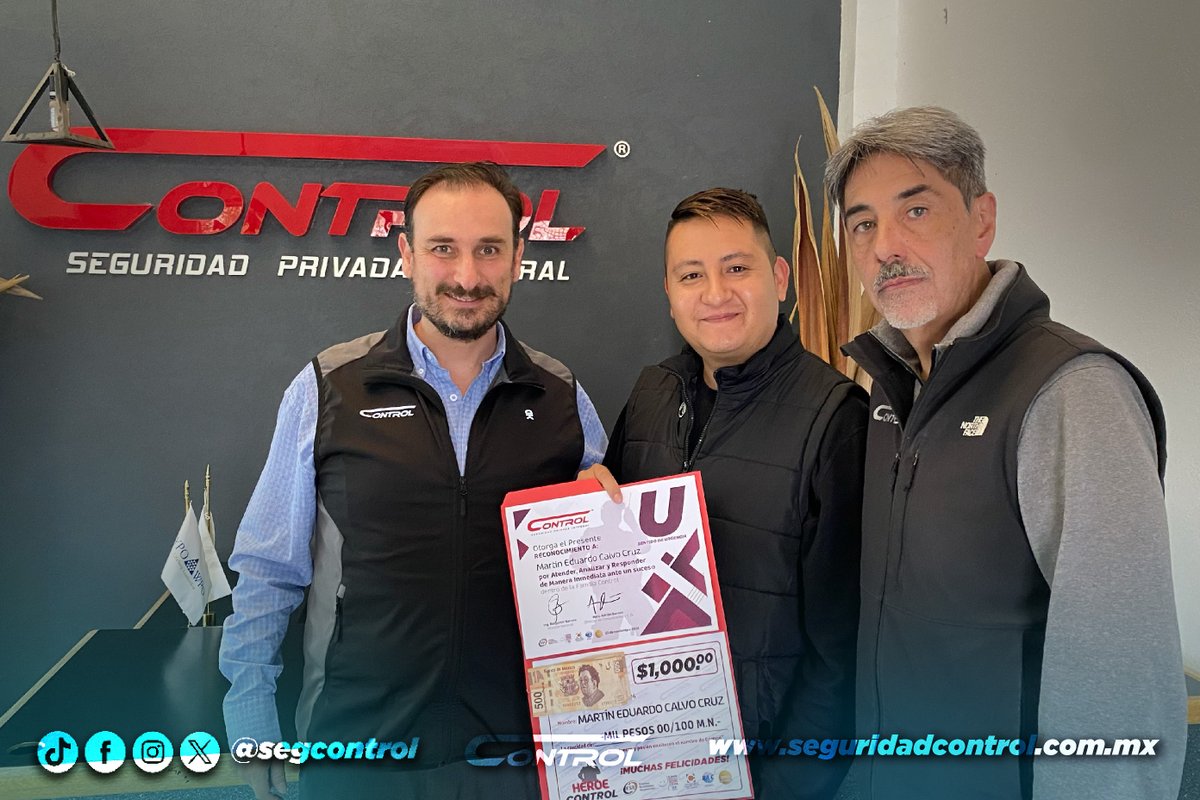 segcontrol's tweet image. Como parte de nuestra práctica Héroes Control, reconocimos en oficinas centrales a nuestro compañero Martín Eduardo que lleva más de 7 años con nosotros y gracias a esa lealtad y desempeño ejemplar como líder en su servicio.

#SeguridadPrivada #HéroesControl #GuardiasControl