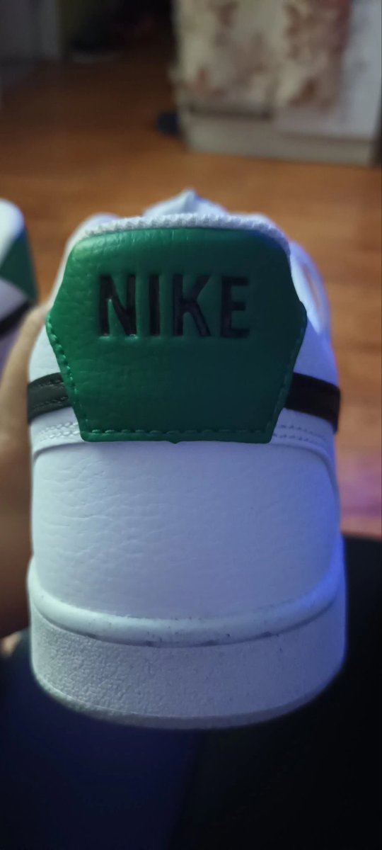 marle_cn's tweet photo. @Falabella_Chile como es posible que vendan productos mulas, compre unas zapatillas supuestamente @Nike pero no son originales son mulas son una version penca ni siquiera se lee el QR #FALABELLACHANTAS  @FalabellaAyuda @NikeChile @SERNAC https://t.co/93fad2Utde
