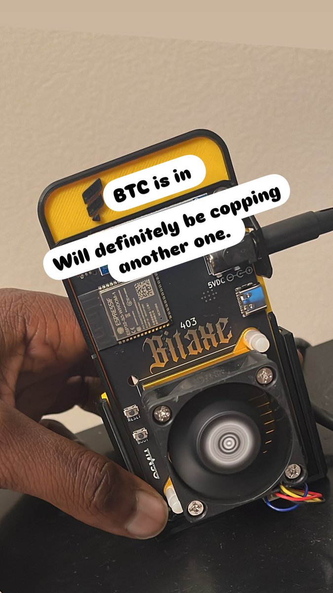 Realsback1's tweet image. I cannot believe that i have my very one limited edition mining machine. Thanks @fold_app and @CryptoCloaks

use.foldapp.com/r/EFPJXE44