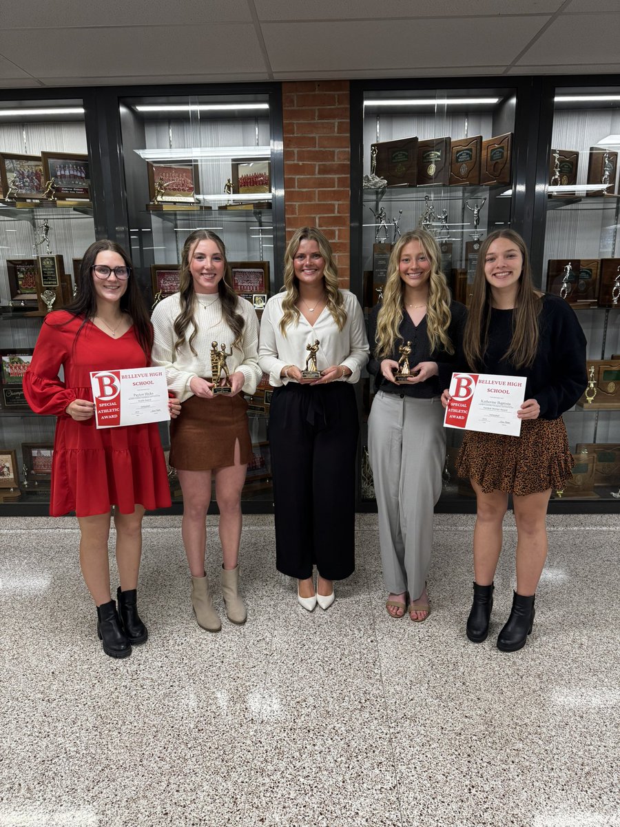Tonight we celebrated our 2024 season with our banquet! 🤍❤️🩶🖤

Congratulations once again to all 3 teams on winning seasons! 

2024 Special Awards 

Brooke - MVP
Claire - Most Improved 
Morgan - Grit, Grace, Growth, Gratitude 
Payton - Hustle Award
Kate - Hardest Worker
