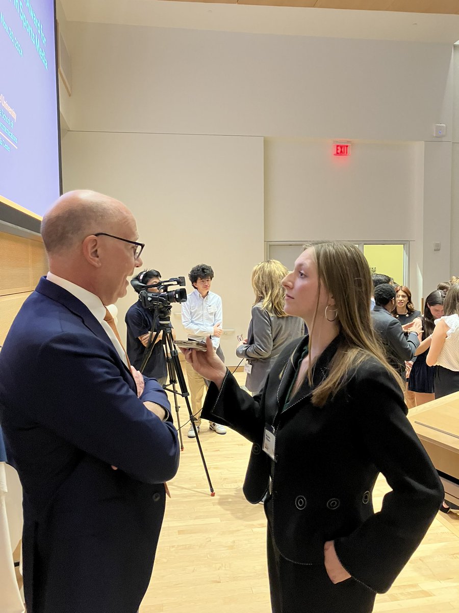 Tonight, <a href="/NewhouseSU/">Newhouse School</a> and <a href="/NewhouseSports/">Newhouse Sports Media Center</a> honored Dan Hoard '85 with the Glickman Award for Leadership in Sports Media. Congratulations, Dan and thank you also for taking the time to speak with students! #newhousenetwork