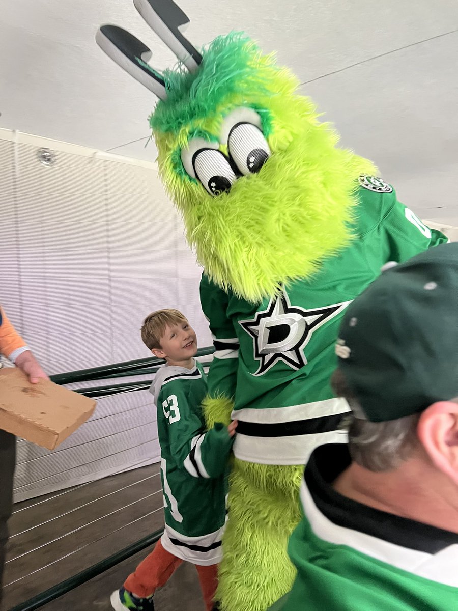 willwalton0's tweet photo. What’s up Vic!!  @VictorEGreen @DallasStars https://t.co/PNQnBafcsv