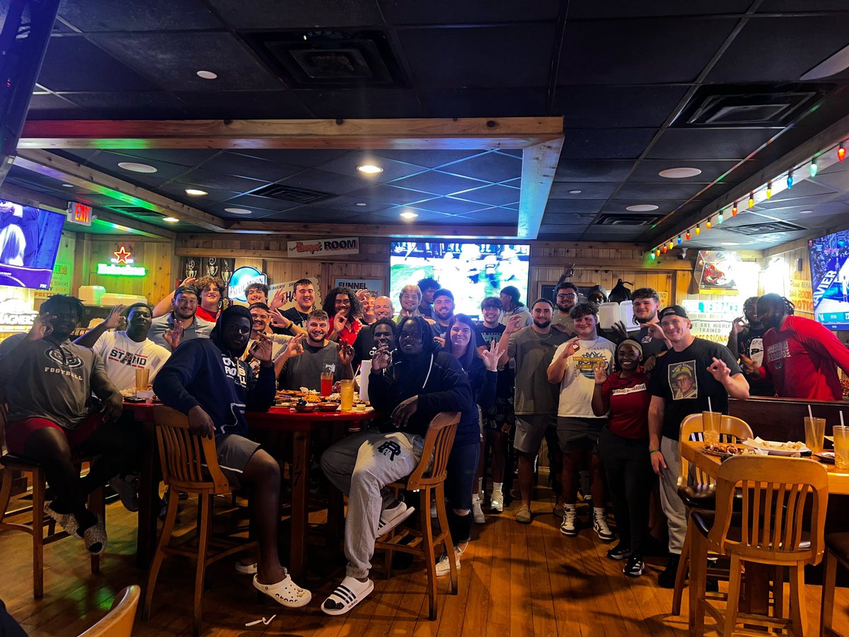 Thank you for the great dinner! <a href="/Coach_Chung61/">Kyle Chung</a> <a href="/chadlunsford/">Coach Chad Lunsford</a> <a href="/HootersBoca/">Hooters Boca</a>