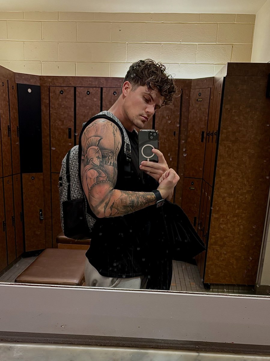 whochaase's tweet photo. Arm sesh 💪🏻 https://t.co/YqOgwIrzvj
