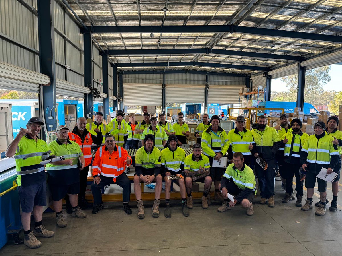 ✊ This is what solidarity looks like! TWU Members are united behind fair pay, job security and better working conditions.