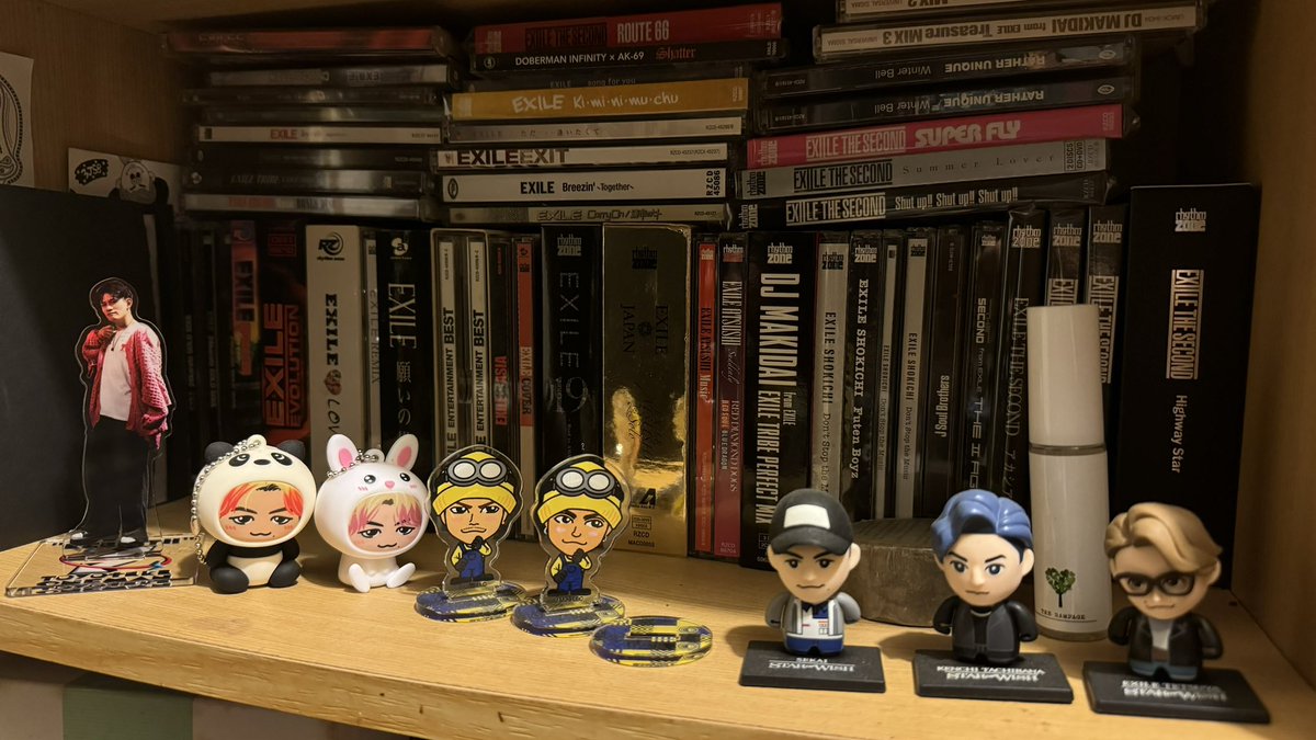 hasukathy's tweet image. ちっちゃいトヨ様がオフィスに連れてきたw
(009の博士よりちっちゃいwジワるw)
ちょい大きいトヨ様は家にいる🥰

#Toyotaka
#beatbuddyboi #CONDENSE

あれ？真ん中のミニオンがどこ行ったの？誰だっけw隼？w