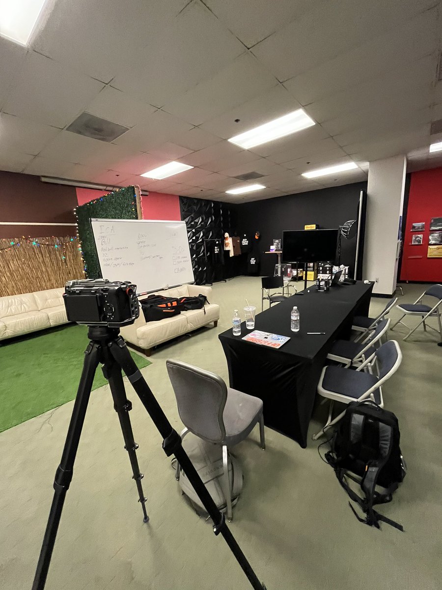 EMLNEXCLUSIVE's tweet photo. Host your next workshop or team meeting at EMLN HQ - inquire with us now! https://t.co/c9cEVfBSuB