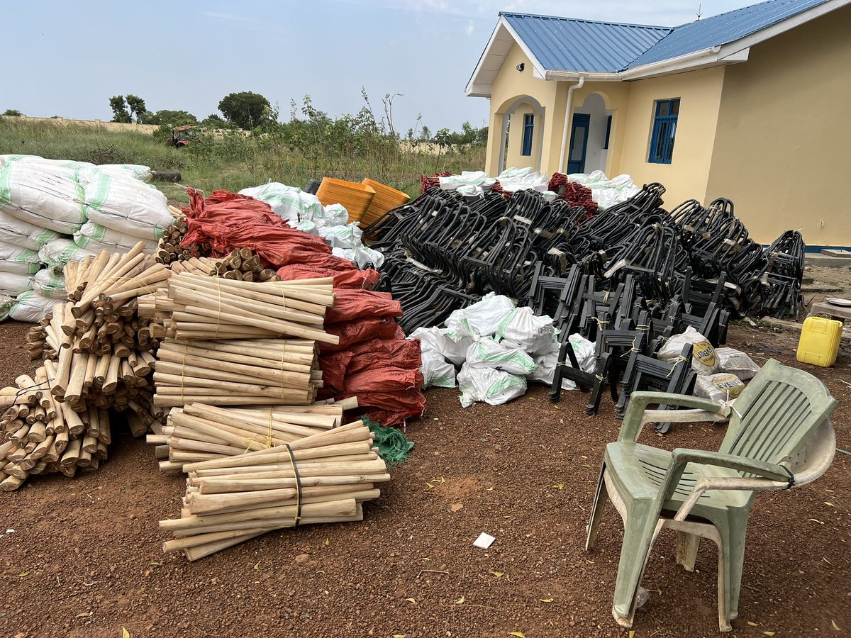 KenyiBetuel's tweet photo. HANDOVER ALERT! 
@NationalMinWRI is set to hand over essential flood emergency items to @JongleiStateGov as part of the #RCRP project funded by @WorldBank. Enhancing Climate Resilience &amp; response in #SouthSudan #FloodRelief. https://t.co/YErY118lph