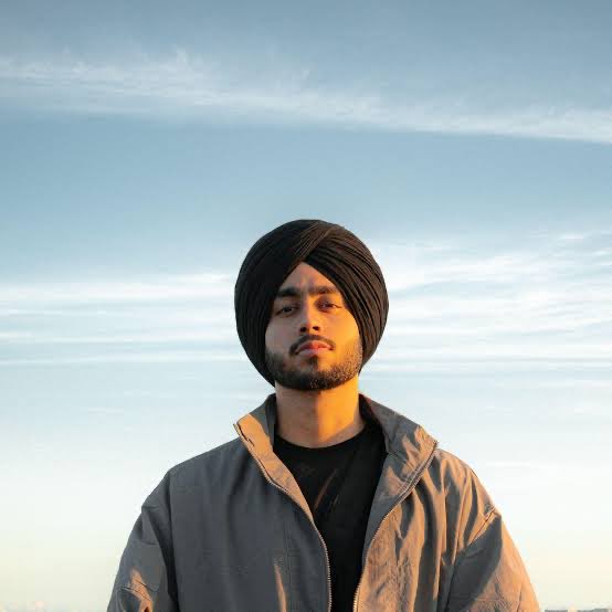 ParambansRomana's tweet photo. Shubh becomes the 1st Indian artist to be named UN Global Climate Brand Ambassador, joins the likes of BTS and Leonardo DiCaprio‼️
You have made all of us proud Shubh‼️
👏💪🏼
#ProudToBeASikh https://t.co/jc9bXUL1LE