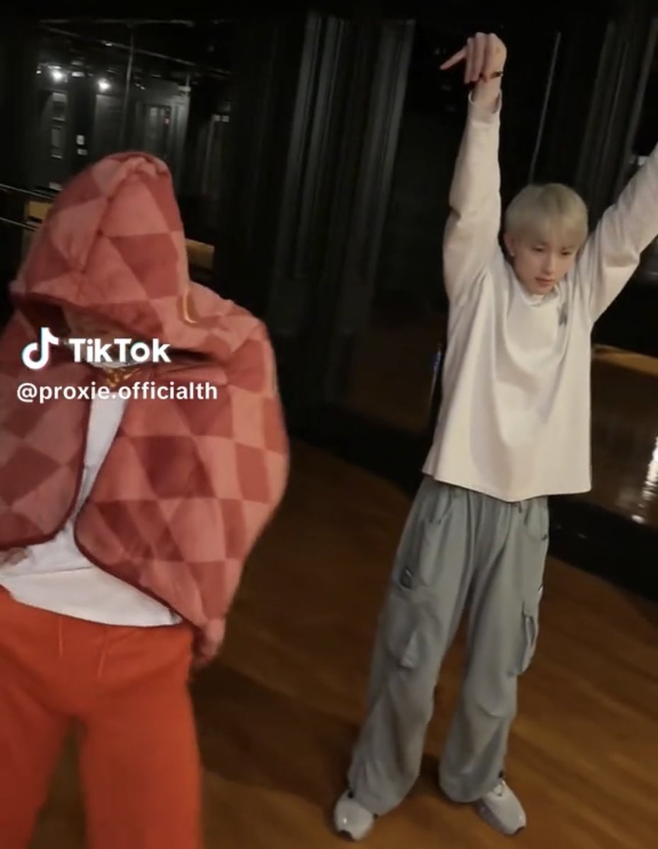 น้องอองรีผมทองกับเสื้อผ้านุ่ม ๆ เหมือนตุ๊กตามากน่วยซ้ำอะ🥺🤲🏻