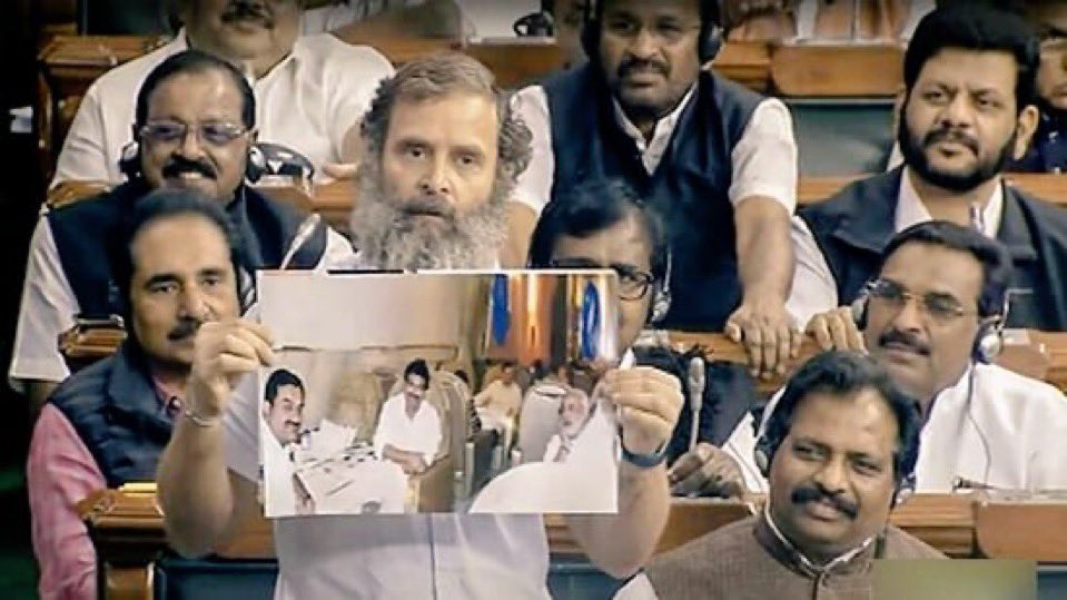 manraj_mokha's tweet image. मोदी जी के खास दोस्त गौतम अडानी के ऊपर अमेरिका कोर्ट ने अरेस्ट वारंट जारी कर दिया है धोखाधड़ी रिश्वतखोरी और बिलियन ऑफ डॉलर की धोखाधड़ी के आरोप है भारत का नाम रोशन करते हुए हमारे गौतम अडानी जी #Adani #AdaniMustGo