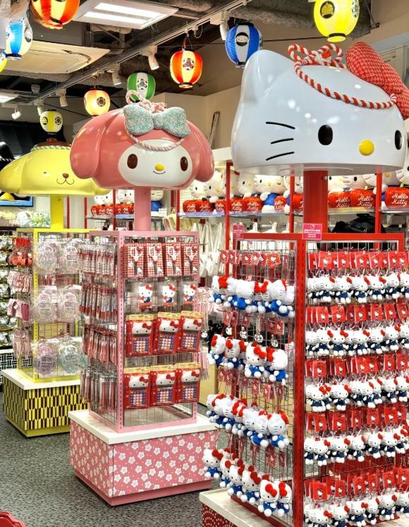 去逛淺草寺的三麗鷗！巨可愛！
浅草寺のサンリオに行ってみよう！とてもかわいい
#日本生活 #東京 #留學生