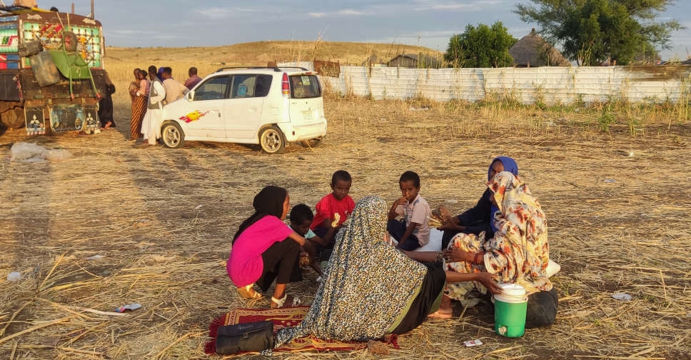 AsherSiegel01's tweet photo. Nearly 100,000 Sudanese refugees in Uganda's Kiryandongo camp received essential food aid as the UAE distributed 30,000 baskets in its second phase of humanitarian support.
#HumanitarianRelief #RefugeeSupport #SudanAid #UAEInAction https://t.co/r4yCxDj8ZK