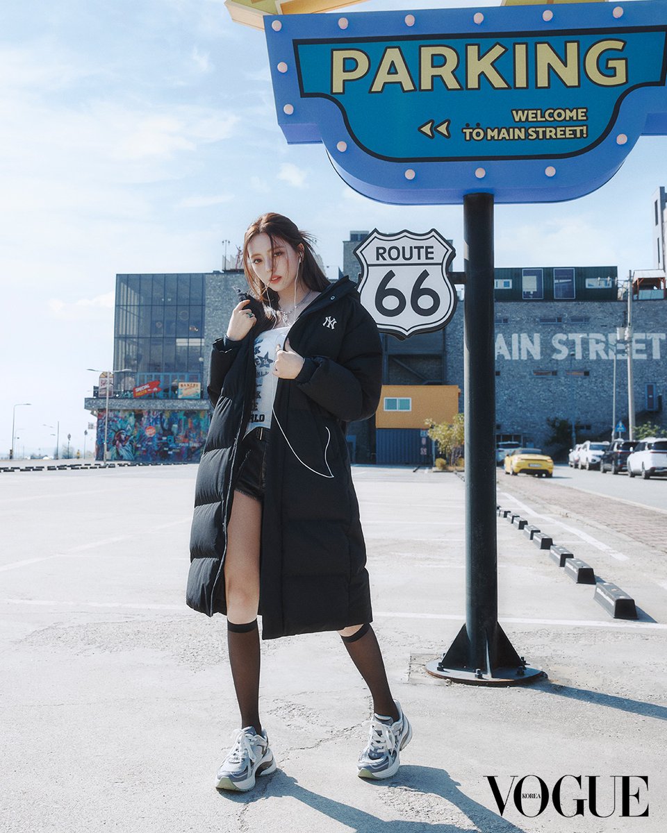 ITZYofficial's tweet photo. YUNA X VOGUE X MLB (1)
Nov, 2024

#ITZY #MIDZY @ITZYofficial
#YUNA #유나
@VogueKorea https://t.co/APTjahq9Pc