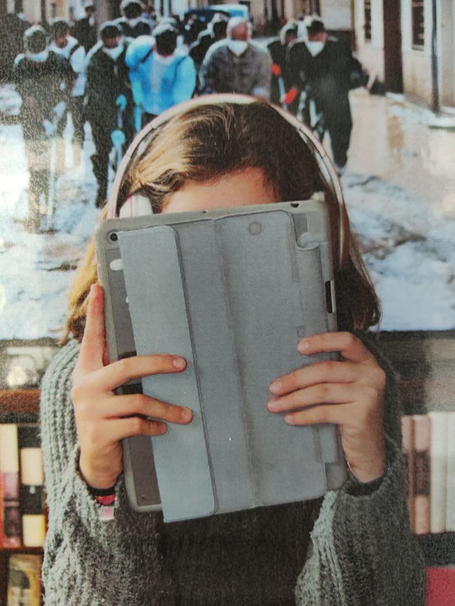 Es un orgullo ver cómo compañeras como Cristina Hernández <a href="/La_CriCri_Ashe/">Cristina Hernández ۞</a> desarrolla con su alumnado de la <a href="/unisevilla/">Universidad de Sevilla</a> prácticas de transformación social en nuestra propia <a href="/EducacionUs/">Facultad de Ciencias de la Educación @unisevilla</a>. Enhorabuena por esta exposición que visibiliza y habla sobre salud mental (hasta el 22/11/24)