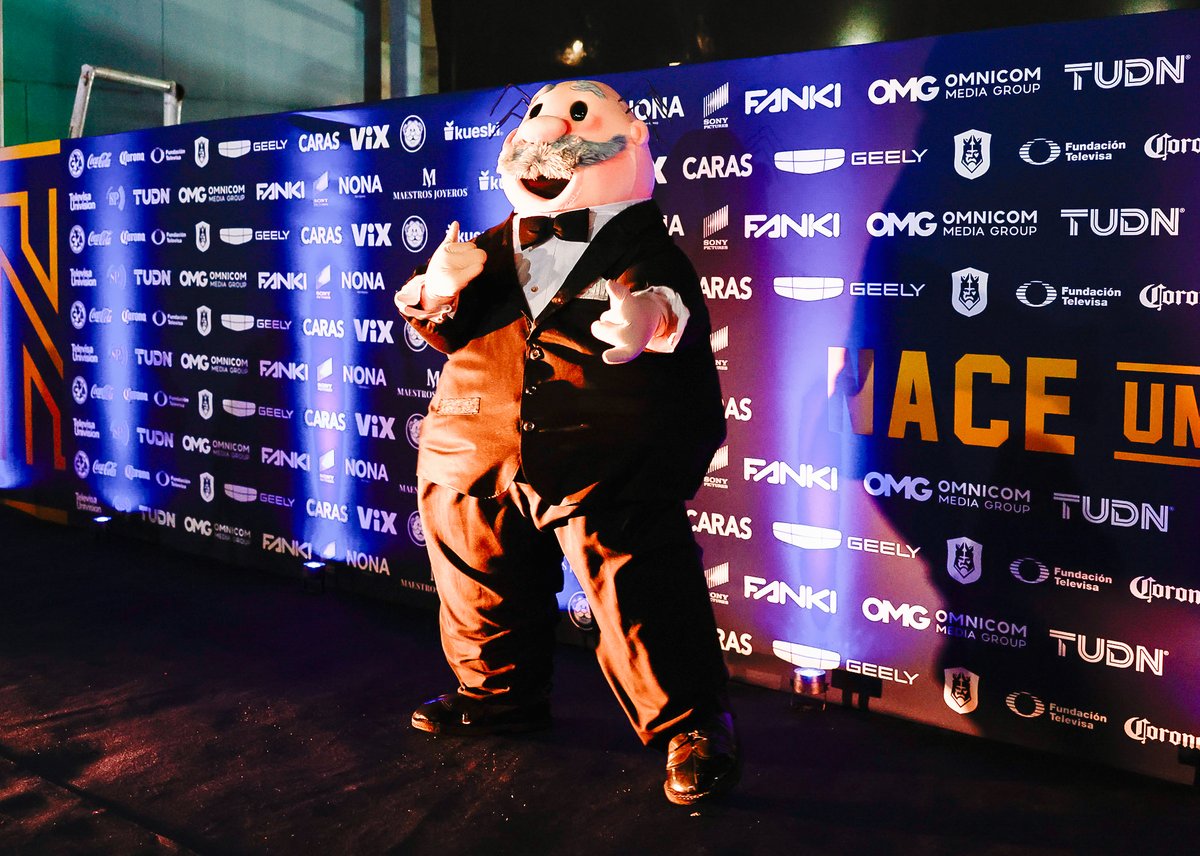 ¡<a href="/drsimioficial/">Dr Simi ®</a> vino de gala! 🔝
💊 <a href="/fsimilares/">Farmacias Similares®</a>

#NaceUnTalento