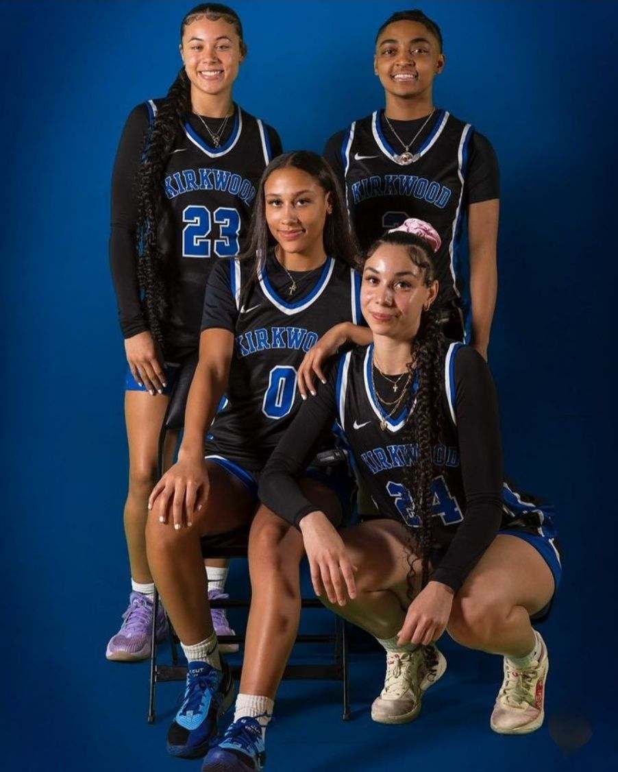 MNDiamondElite1's tweet photo. Happy Birthday @EllaPritchard16. Continue to shine bright like a diamond! Forever a Diamond! @CoachTifff @KCC_WBB @sabrinawest

#WeOverMe
#ForeverADiamond https://t.co/IpVvJYwvz6