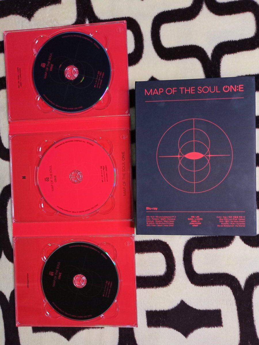 jmnmuse_'s tweet photo. .⭒˚❀༉ #fl9wer_cart_proofs 

  — sorry sa late feedback po but prize received! marreceive ko vs. mga freebies 🥹 the album is so pretty and ang laki nung poster! ikakabit yan sa kisame para paggising, mukha ni jimin agad ang makikita ko 😄 thank you so much po! 💖  @fl9wer_cart https://t.co/PDCFLVfamg