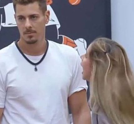 httpsrealitys's tweet photo. BABI OFICIALMENTE NA ROÇA E TEMOS QUE FAZER DE TUDO PRA ELIMINAR ESSA MULHER.

Se você é FORA Babi, FAV esse tweet pra vê quanto nós somos. #ForaBabi #ProvaDoFazendeiro https://t.co/ZL6T8uGZc1