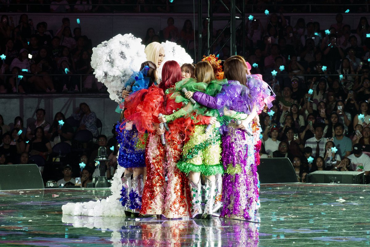 “Never delete…”
*isa sa fave part ko ng con* 🥹

「BINI ❌ VICE」
『GRAND BINIVERSE』 D2
📍11.18.2024 Araneta Coliseum 

GRAND BINIVERSE DAY 2
#BINIRocksAtBigDome #BINI
#GrandBINIverse <a href="/BINI_ph/">BINI_PH</a>
