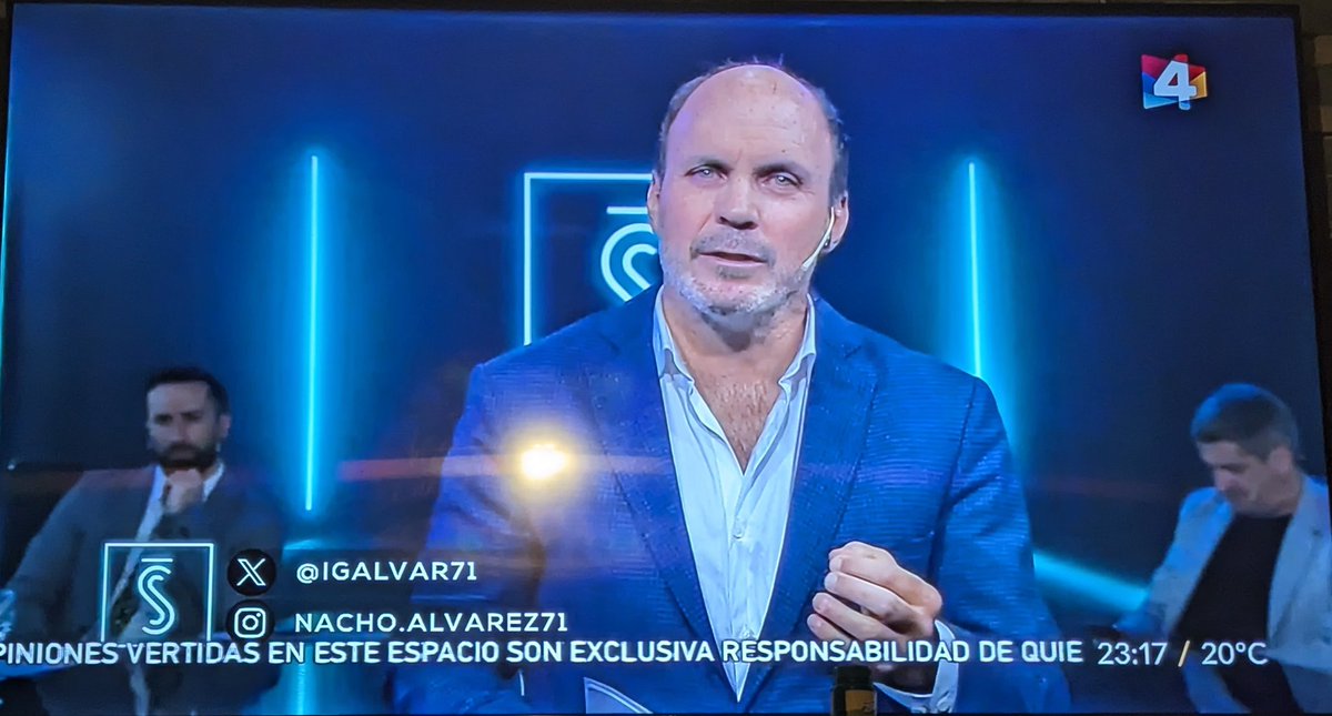 Pablo Zama🇺🇾 (@pzama2013) on Twitter photo Increible la situacion de censura y violencia hacia <a href="/igalvar71/">ignacio alvarez</a> por parte de <a href="/OrsiYamandu/">Yamandú Orsi</a> y su equipo.
Llamativo el zócalo permanente en la emision del programa deslindandose de las opiniones vertidas x el conductor.
El estilo de censura y presiones q vendrán si el FA es gob. Increible la situacion de censura y violencia hacia <a href="/igalvar71/">ignacio alvarez</a> por parte de <a href="/OrsiYamandu/">Yamandú Orsi</a> y su equipo.
Llamativo el zócalo permanente en la emision del programa deslindandose de las opiniones vertidas x el conductor.
El estilo de censura y presiones q vendrán si el FA es gob.