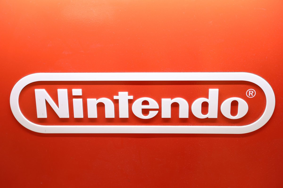 Stealth40k's tweet photo. November 21st is a huge day for Nintendo anniversaries:

Super Mario World - 34 years
The Legend of Zelda: A Link to the Past - 33 years
Donkey Kong Country - 30 years
Donkey Kong Country 2: Diddy's Kong Quest - 29 years
The Legend of Zelda: Ocarina of Time - 26 years
Pokémon Gold / Silver - 25 years
Super Smash Bros. Melee - 23 years
Pokémon Ruby / Sapphire - 22 years
Donkey Kong Country Returns - 14 years
Super Mario 3D World - 11 years
Pokemon Alpha Sapphire / Omega Ruby - 10 years