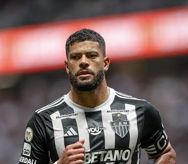 brasileiraoopre's tweet photo. 🐓| NÃO FORÇA, LUIZ HENRIQUE NÃO SUPERA HULK NEM NO BRASILEIRÃO

NÚMEROS BRASILEIRÃO 2024:

HULK (38 ANOS) :

21 jogos
10 Gols
4 assistência 

Luiz Henrique ( 23 anos e no auge da carreira): 
32 Jogos
7 Gols
3 assistência https://t.co/7ERhhJgKfW