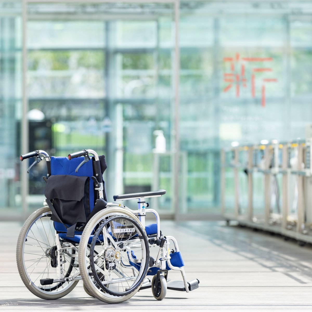NACT_PR's tweet photo. #NACTtips💡
Enjoy Art and Culture Without Barriers
The National Art Center, Tokyo (NACT) invites visitors to enjoy a friendly and accessible experience.
Those in wheelchairs will find easy access via elevators from Nogizaka Station on the Chiyoda Line, leading directly to the center’s facilities. Complimentary wheelchair rentals are available on-site, and all the floors are flat and easy to navigate, with multipurpose restrooms available on each level. We also warmly welcome guide dogs, hearing dogs, and service dogs. At NACT, we strive to create a comfortable and enjoyable space. 

💡Did you know? NACT Tips at
https://t.co/IFXDln4K7V