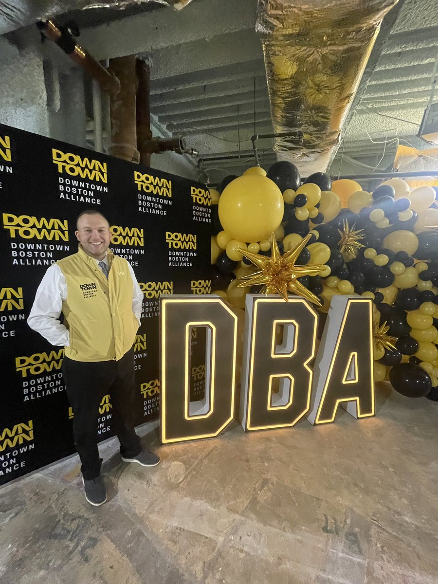 nicholsmj's tweet image. Big day today. Woke up the head of the Downtown Boston BID and ended the day the head of the Downtown Boston Alliance! #newname #samegroup #expandedmission