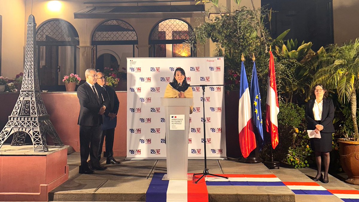 FrancePerou's tweet photo. La Residencia de Francia en Lima fue el escenario de un fructífero encuentro entre empresarios 🇵🇪 y 🇫🇷. Un encuentro organizado por la Embajadora Nathalie Kennedy para promover la "Marca Francia": el espíritu de innovación característico de 🇫🇷 así como su dinamismo económico ½ https://t.co/9GSbYmmCF0
