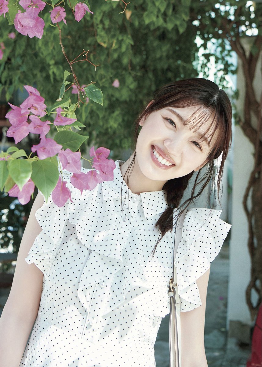 日向坂46 佐々木美玲1st写真集『陽射しのパレード』【公式】12月