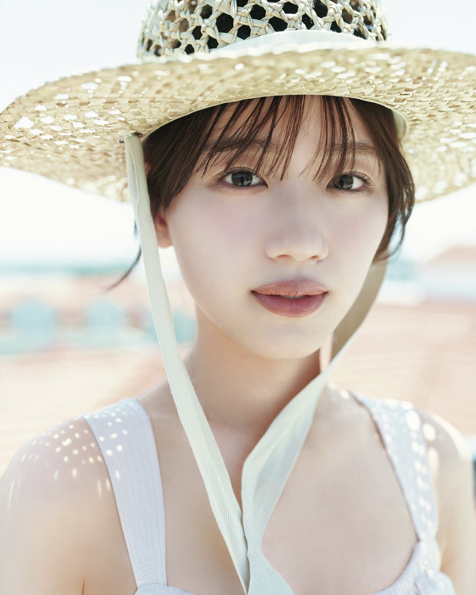 日向坂46 佐々木美玲1st写真集『陽射しのパレード』【公式】12月