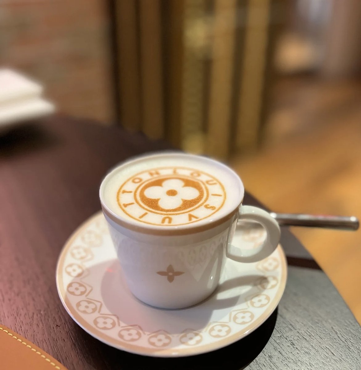 Le Café Louis Vuitton
The newly opened lv restaurant on Fifth Avenue, a double enjoyment of sight and taste!💞💞