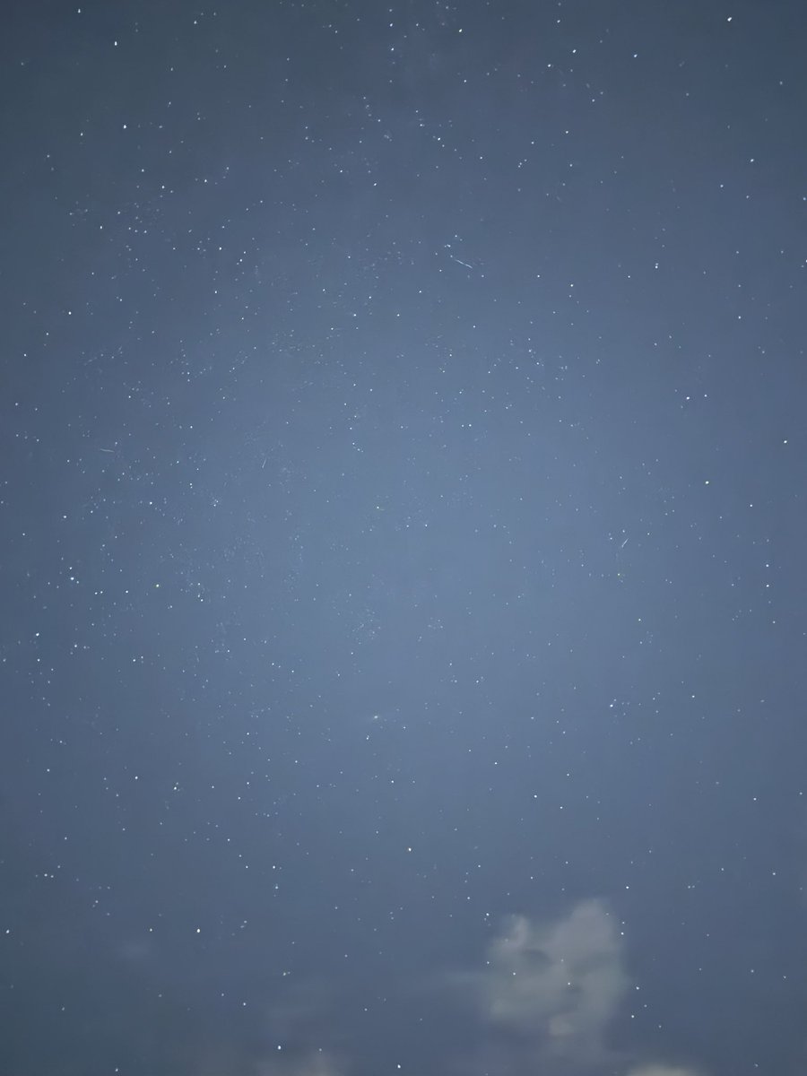 Still no power but sky looks amazing 🌌