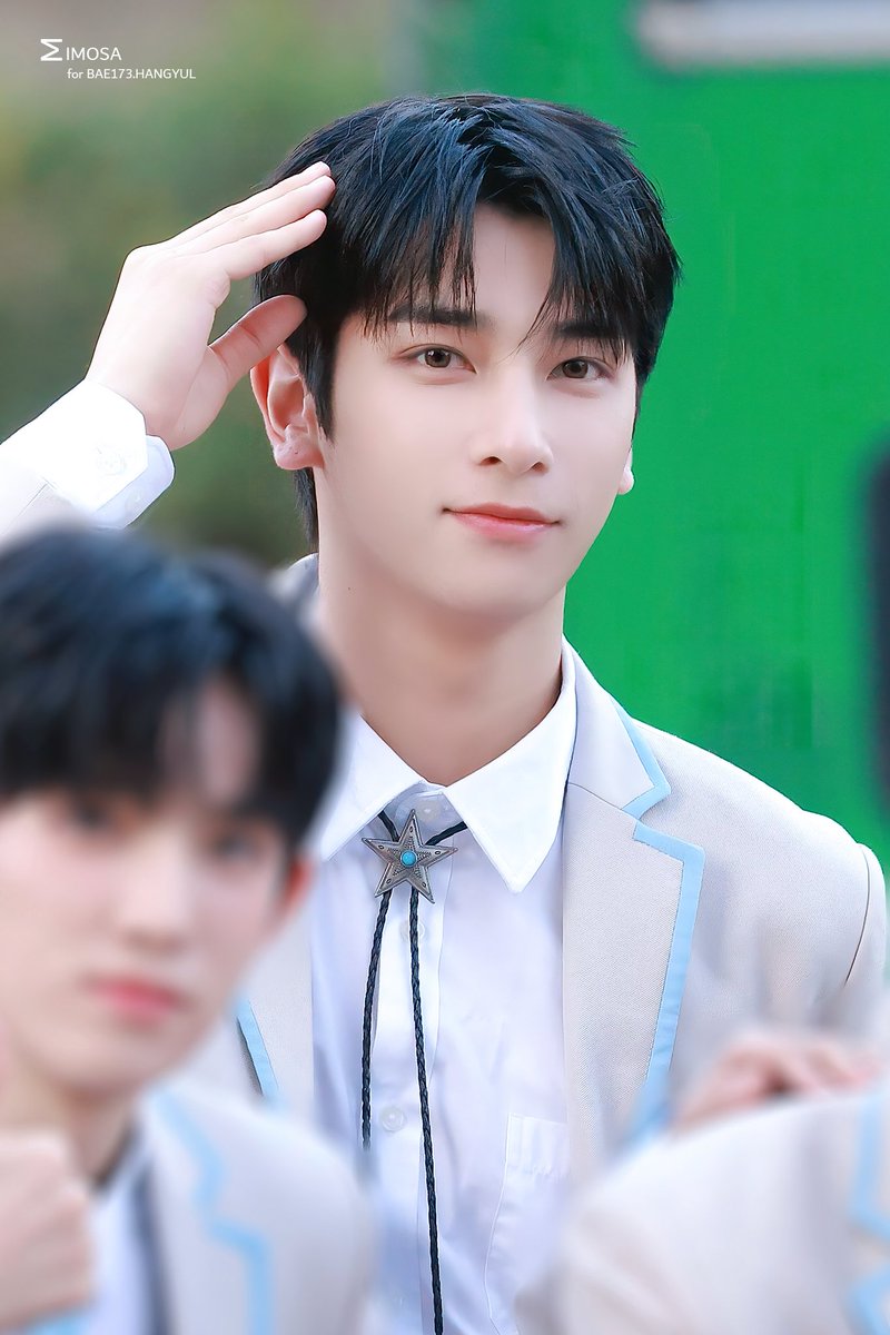 mimosa991207's tweet photo. 241110 스타라이트보이즈 팬미팅 

✌🏻🐶

#한결 #이한결 
#HANGYUL #LEEHANGYUL 
#BAE173 #비에이이173 
#STARLIGHTBOYS #스타라이트보이즈 #星光闪耀的少年 https://t.co/qM3prwl6oQ