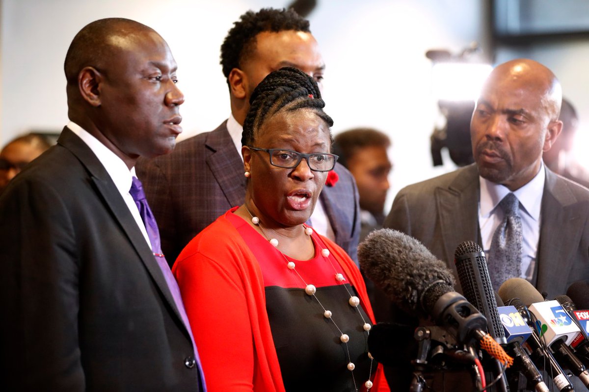KARK4News's tweet photo. Nearly $100 million awarded to the family of Botham Jean who was fatally shot in his Dallas apartment by an officer https://t.co/dwXtOgG1C6 https://t.co/SS9wxhe2rH