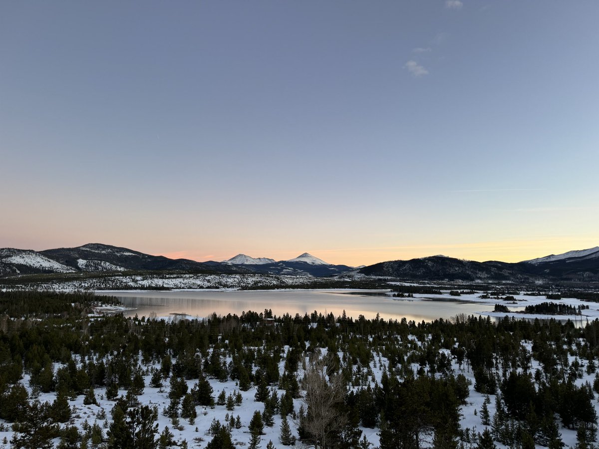 patrickskates92's tweet photo. Almost a week in Colorado and still haven’t seen a moose.. Disappointed, but the views are all time! https://t.co/sM5V7VAbfo