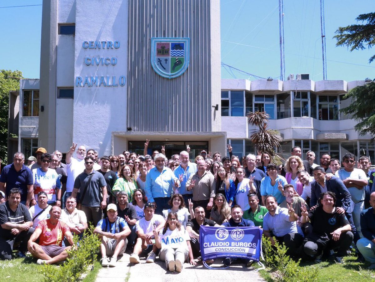 Sergio_OrtizOk's tweet photo. Junto a varias organizaciones sindicales hermanas, acompañamos al Ministro de trabajo @waltercorreaok a la inauguración de la Subdelegación regional de trabajo y empleo de Ramallo https://t.co/A8eKOKnRnN