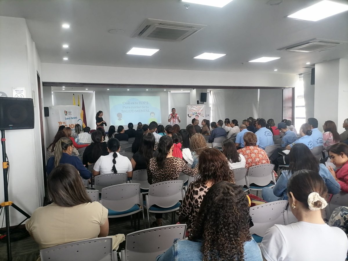 RsergioC98's tweet photo. Ejerciendo con el mayor profesionalismo y humanidad. Con el propósito de vida de ayudar a encontrar a los demás su propósito de vida y promover un trabajo ético, integral y con el corazón #DíaDelPsicólogo 👨🏻‍⚕️♥️🧠 https://t.co/VxFTK9eqev