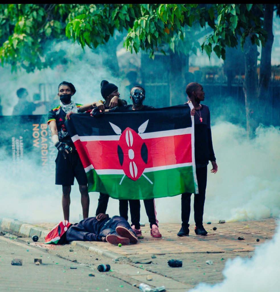 gwamaee's tweet photo. The God of the Kenyan people is fighting for us, we're getting real big wins against out tyrant here in Nairobi, the blood of our fellow young patriots will haunt this regime, our God loves justice 🙏our wins so far ;Trump Won, Whitman Resigned, The Catholic Church statement, The rejection of the church donation, Anglican church statement, Pentecostal church statement and more importantly the Adani indictment in the US, where will they hide?? God loves justice
#DrainTheSwamp 
#AdaniMustGo 
#StopAdani
#OccupyParliament