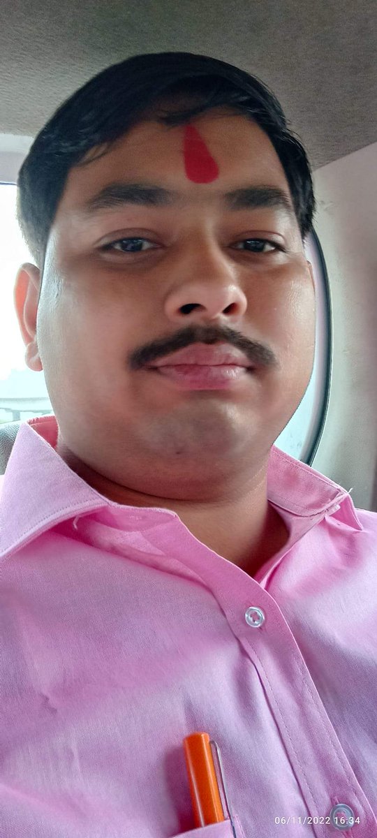 वर्तते मतभेदश्चेद्वार्ता तर्हि न काचन।
सम्बन्धेषु भवेन्नैव मतभेदो कदाचन।।
              "वात्स्यकोशः"
             "भावार्थः"
मतों में भेद हो तो कोई बात नहीं।
रिश्तों में मतभेद नहीं होना चाहिए।।
#स्वच्छभाषाभियानम् 
#सुरभारतीसमुपासकाः
#संस्कृतभारती
#दीपकवात्स्यः