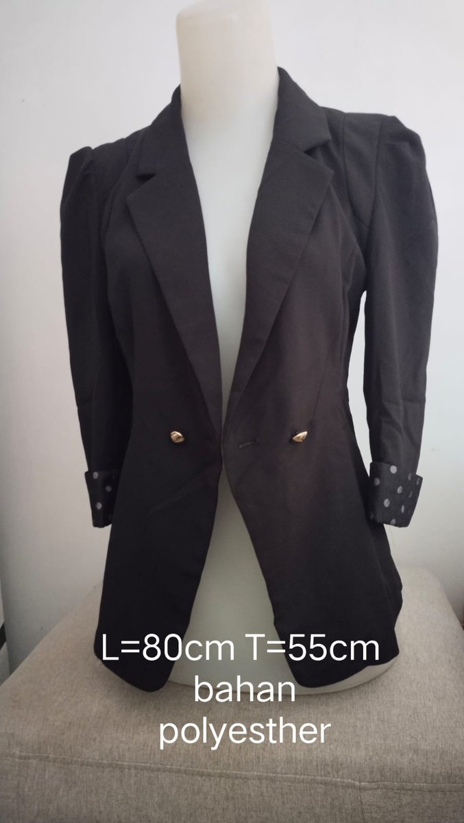 jaysweetchoco's tweet photo. HAI HAIIII SEMUA🤩🤩, aku jual berbagai macam balzer, daster dan baju tidur, bagi yang berminat bisa langsung hubungi +6282124495224 di whatsapp. Untuk blazer : 60k dan daster : 50k. YUK DI BELI:)) #onlineshop #jakarta #zonajajan #zonauang https://t.co/nVitLLONL5