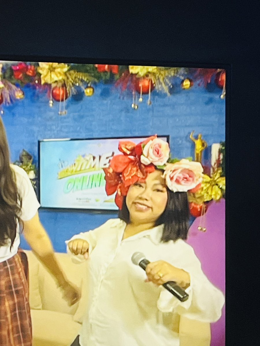 JohnDisyembre's tweet photo. @itsShowtimeNa 
Haha pwedeng pwede ulet maging Grand winner si Nikki morena ay Queen Jasmin pala HAHA LAROOOO #Showtimefaceboogsh #ShowtimeOnlineU https://t.co/h0JE0PlW13
